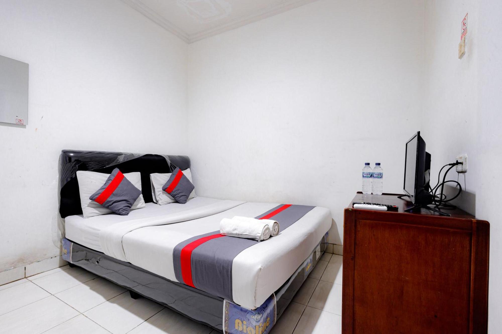 J&B Rooms Tomang Jakarta Mitra Reddoorz Exterior foto